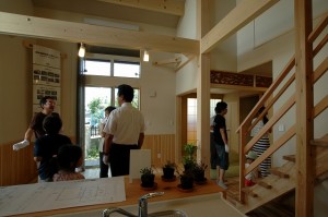 Ｆ様邸見学会の様子2
