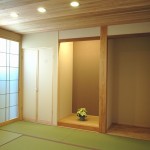 やわらかな光が差し込む和室