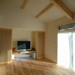 02 格子の建具で和モダンなリビング