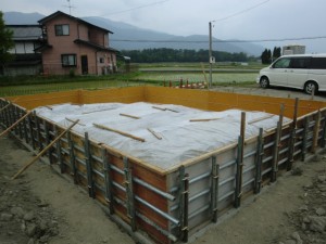 型枠建て込み
