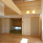 05_リビングの天井は総吹抜け