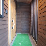 玄関：写真奥は外収納
