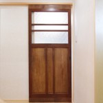 昔の建具をリメイクしたドア