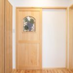 お施主様お気に入りのステンドグラス入り建具